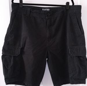 Men's Black Rugged Trails Cargo Shorts